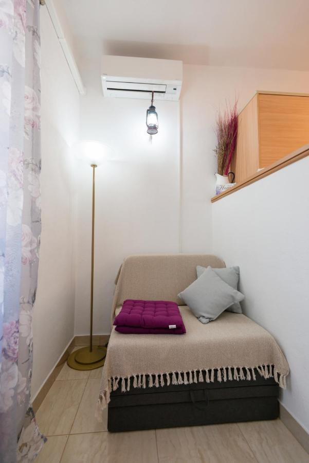 Guesthouse Sanela Pomena Exterior photo